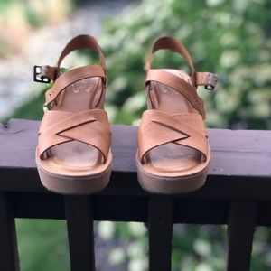 Kork - ease 3 1/2 inch platform sandal